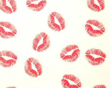 How To Cover Lip Wrinkles