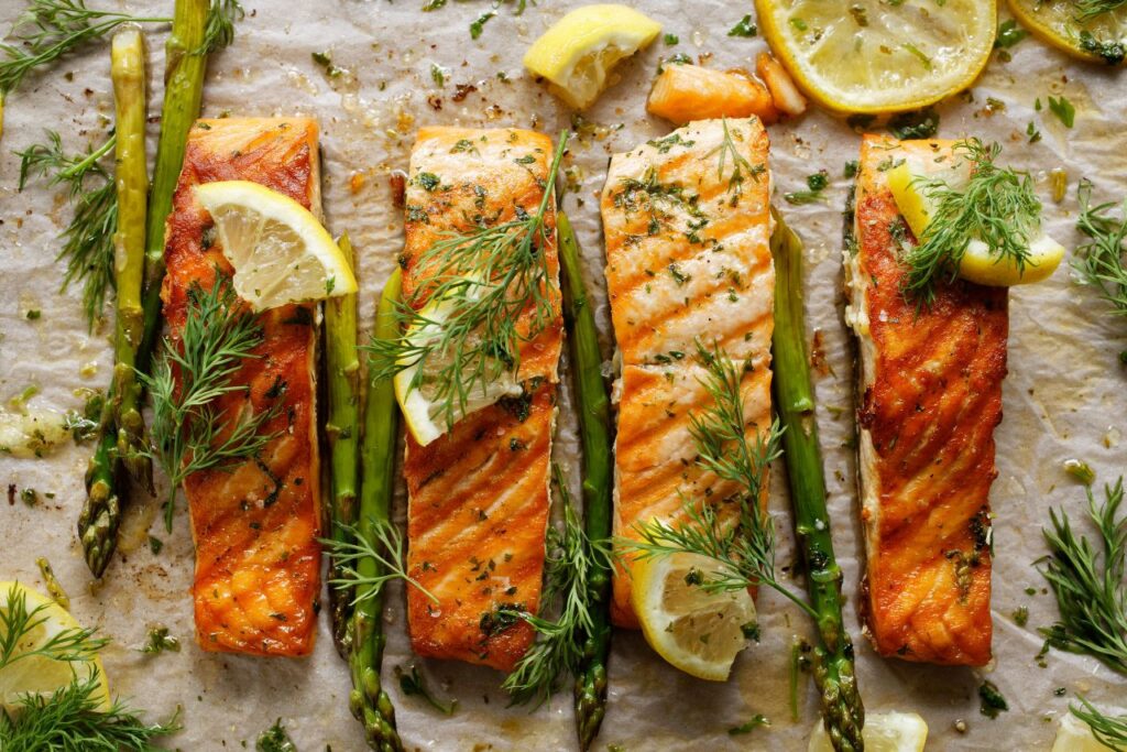 Recipes That Are High in Calcium and Vitamin D - Baked salmon with lemon and herbs